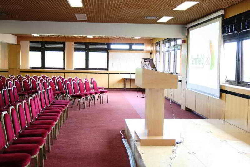 Yarnfield Park Training And Conference Centre Otel Stone  Dış mekan fotoğraf