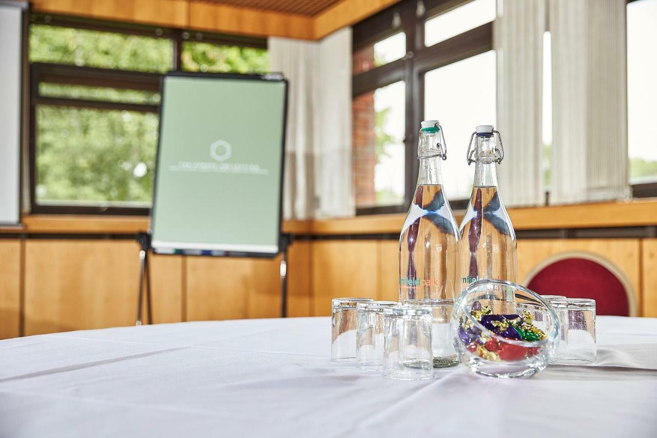 Yarnfield Park Training And Conference Centre Otel Stone  Dış mekan fotoğraf