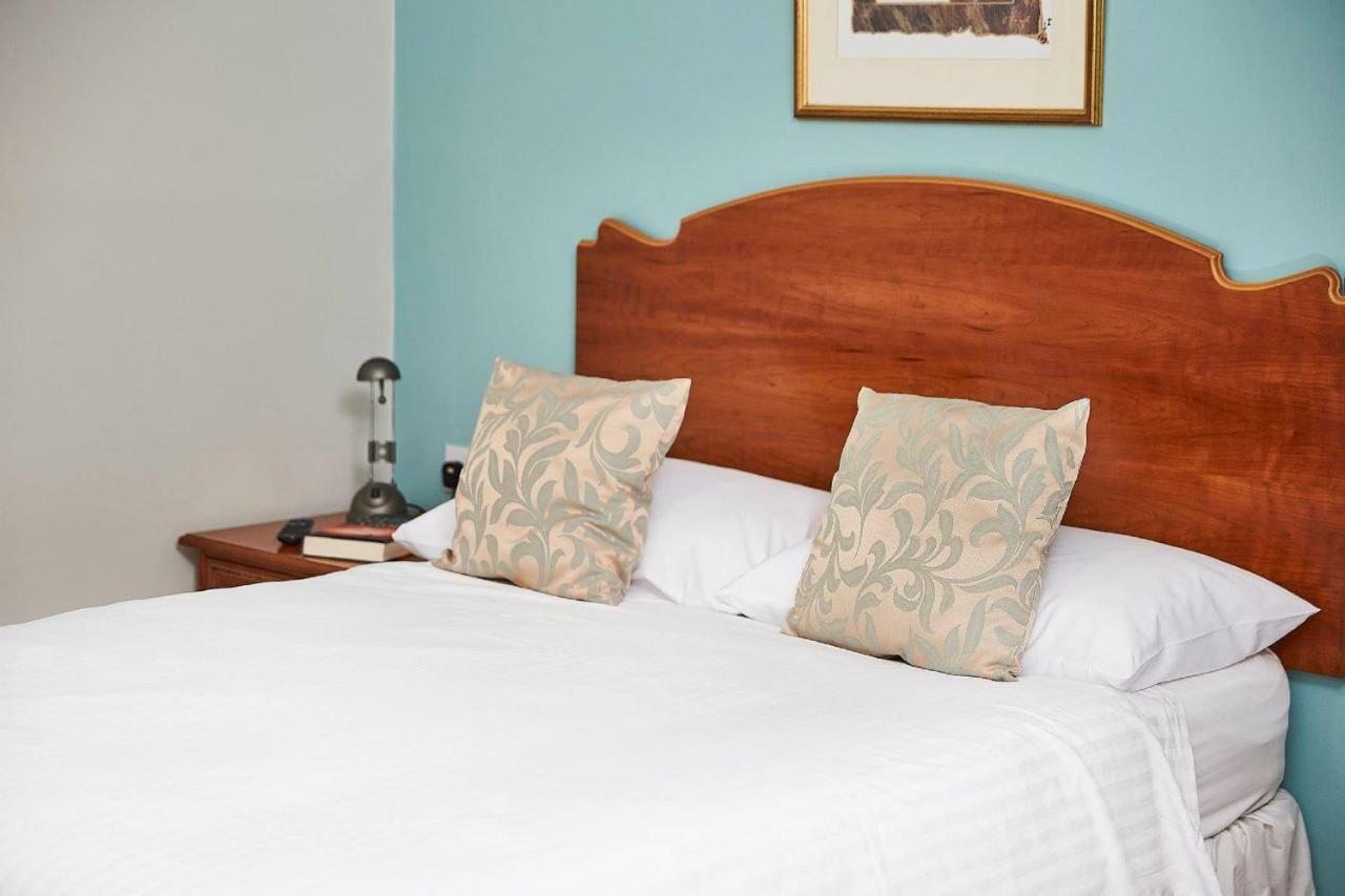 Yarnfield Park Training And Conference Centre Otel Stone  Dış mekan fotoğraf